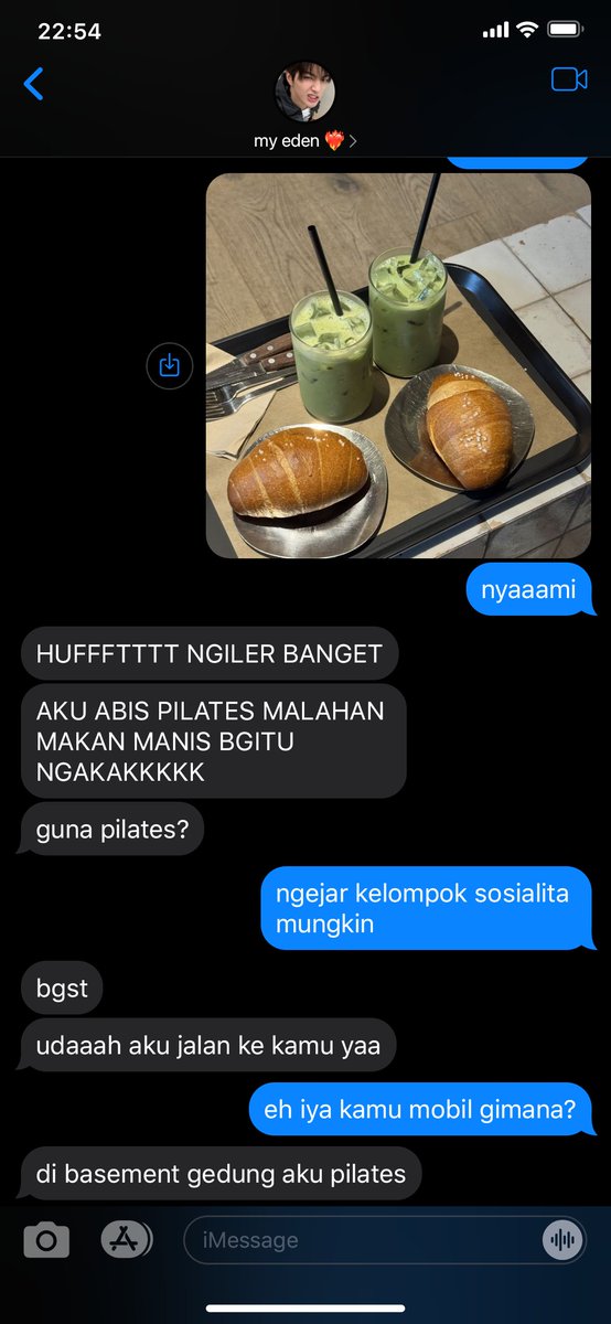 Eomchanted's tweet photo. My version of afterwork date: nongkrong di cafe sampai closingan. https://t.co/oBiWLyx0NA