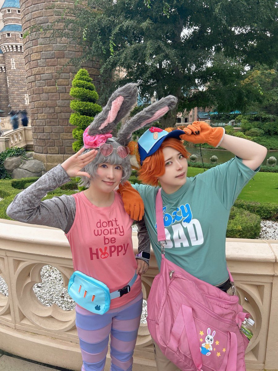hikomaple's tweet photo. 今年のDハロ始まりました〜！
2の🐰🦊できて最高♡
来年は正装やろうね〜！ https://t.co/MIJPAKlHsv