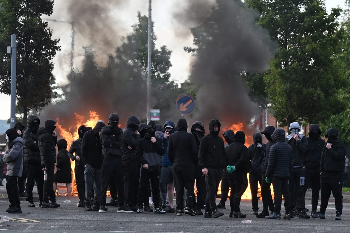 Steve_Laws_'s tweet photo. Looks like Northern Ireland has discovered that you can lower immigration by simply forcing the foreigners out with wholesome community spirit. https://t.co/e2C230J5nK