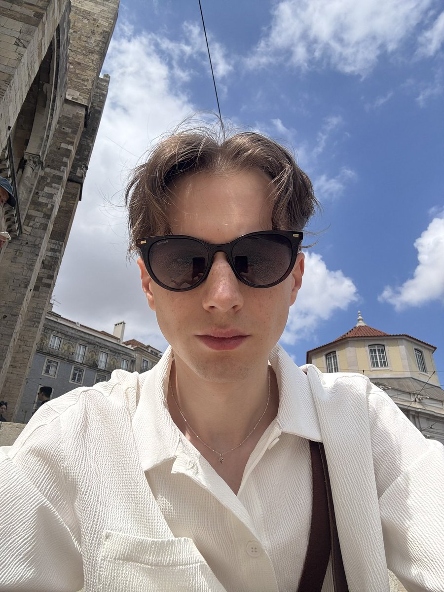 emchukh's tweet photo. я + 9 самых великих игр по моему мнению https://t.co/mZQ6bvHDRC