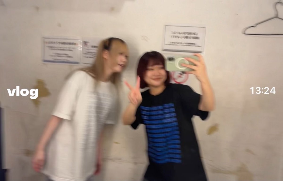 otesu_desuga's tweet photo. 受注が今日までなので私達の着画と親の着画です https://t.co/qcXIM5FbPy