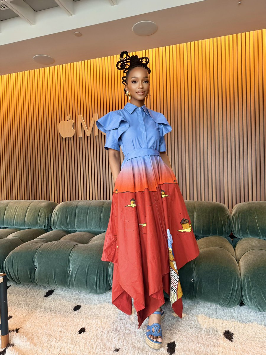 Nandi_Madida's tweet photo. 📍 @Apple New York offices 🇺🇸

I’ve had many “pinch me” moments in my career, and one of them will always be the privilege of working at @AppleMusic. Sometimes I still can’t believe I get to call this work. ❤️✨ https://t.co/l44oF3HMij