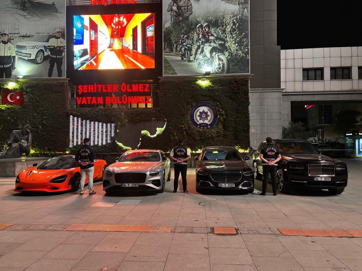 GazeteciDinerGk's tweet photo. Pusula'nın 28 yaşındaki patronu Muhammed Yarız'a ait yaklaşık 200 Milyon TL değerindeki 5 lüks araca el konuldu. McLaren, Bentley, Rolls-Royce, Maybach ve Audi Q8 marka araçların 7-8 Eylül tarihlerinde 4 farklı kişiye toplam 26 bin 280 TL bedelle devredildiği ortaya çıktı. https://t.co/0Nap4b18iY