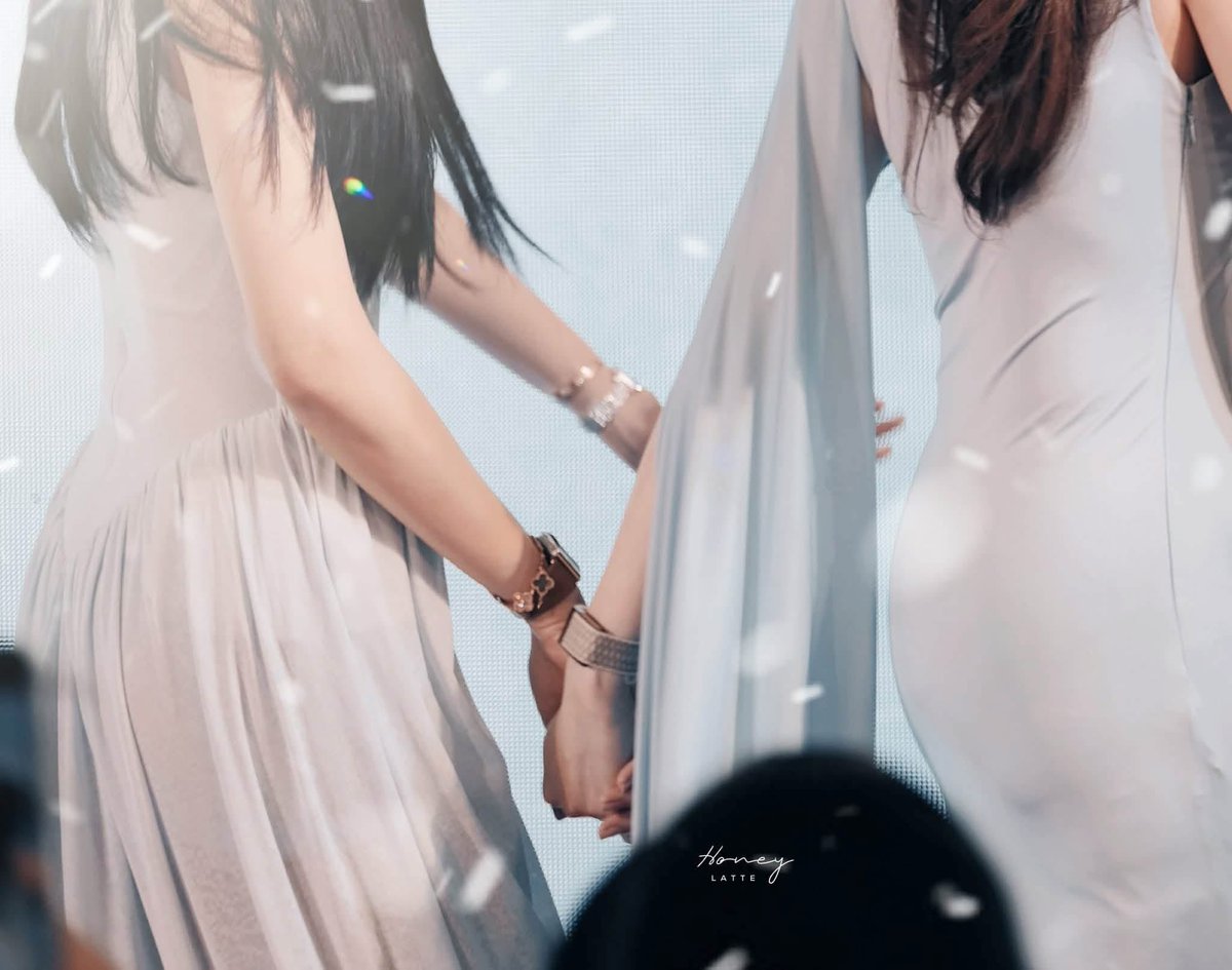 na_midzy's tweet photo. JKR nào tình cờ lướt qua thấy bài này thì đừng ngại follow mình nhé. Đang cày lại acc mới chuẩn bị trend PFW cho 2 cục vàng🙇‍♀️

#LingOrmJKRFollowersSwap
#แลกฟอลรอหลิงออม
#LingOrm #หลิงออม https://t.co/7EAKCTmUQo