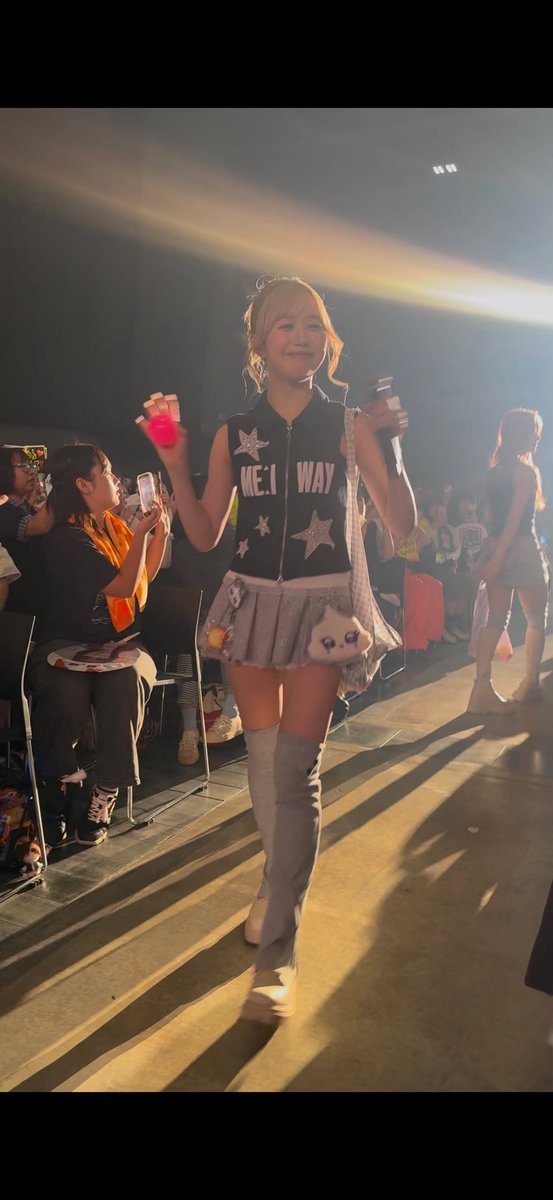 tizu0518's tweet photo. 友達に撮って貰った恵子可愛すぎる
今回のライブ凄すぎた。まじで完走お疲れ様です！
九州YOU:ME会もめっちゃ楽しかったし、客降り神だし（文寧、すず）ももなメロすぎだし、最初から泣きそうだった。
またライブ行きたいな〜

にこにこ恵子おすそ分けします☺️
（友達に許可貰ってます） https://t.co/Sz1CXQceoz