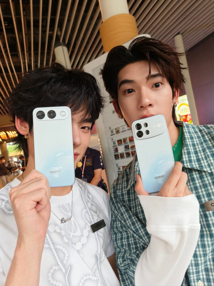 nakanisnakan's tweet photo. พรีเซนเตอร์น่ารักบอกต่อ ☺️ มัมมาเช็คชื่อๆๆทีมหน้างานหน้าจอ มาม๊ะๆๆๆ

#OPPOA7ProSeries5GTHxTeeTeePor https://t.co/RL3SLyyihP