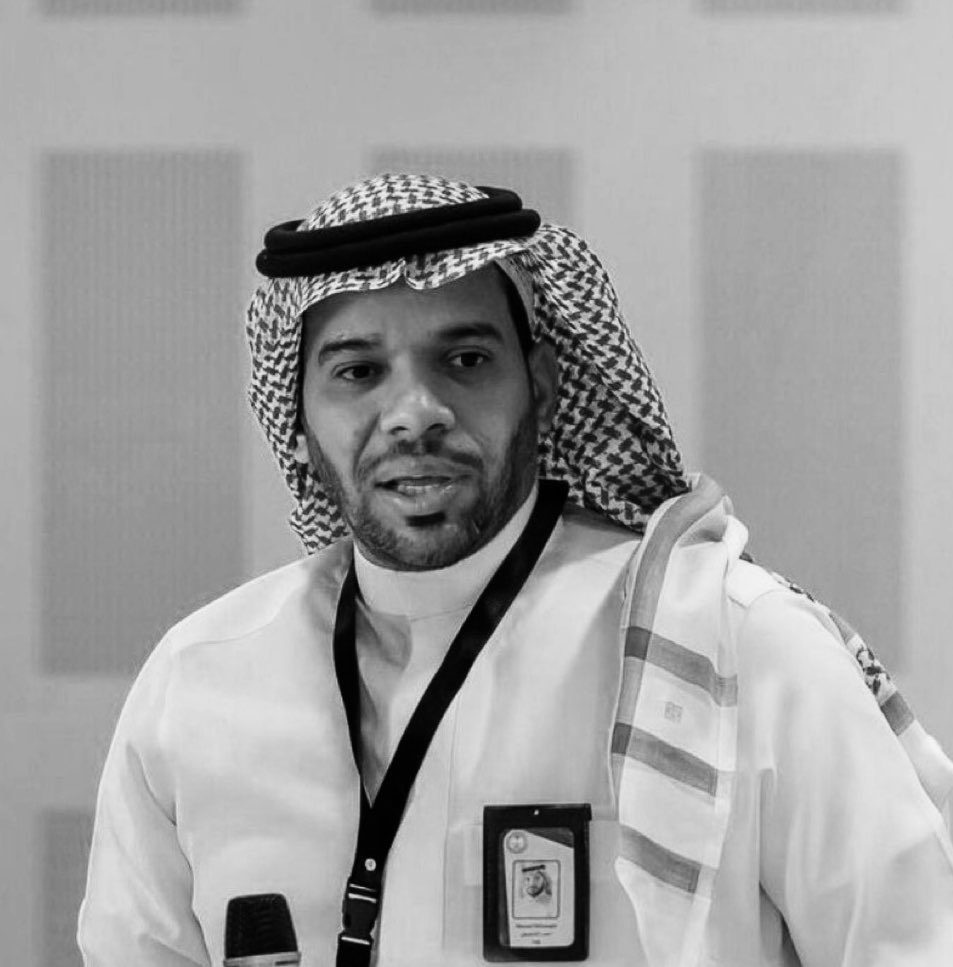 awbtal's tweet photo. يالشنقيطي

حتى الان مافيه ردة فعل منك او من الملاك اللي هم اعلى
سلطه وهذا مؤسف ويعيد للأذهان اخطاء حقبة النفيعي
وموسى المحياني ، نفس الاخطاء الاداريه نفس الاخطاء في
التعاقدات وهدر مالي في اسماء ماتليق في بطل النخبتين
عالتوالي ! التقزيم اللي قاعد يصير  يجب ان يتوقف فورا
في هذه الفتره من اجل مصلحة #الاهلي لذلك الجمهور
مازال يطالب برحيل الشنقيطي واقالة بوسيتش واحضار
اسماء تملك الكفاءه والطموح لصناعة البطولات

الاهلي كيان بطولات وليس محطه لتجارب الاداريين