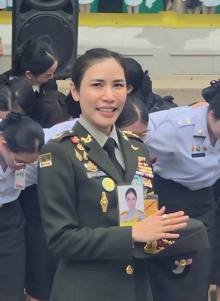 eric_sayompoo's tweet photo. พลเอกจริง ดาวบนอินธนูชัดเจน น่าจะรอประกาศทางการ 

#เจ้าคุณพระ https://t.co/V2oHDhBqTQ