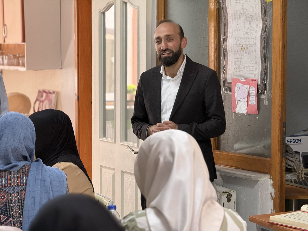 UlusMuftuluk's tweet photo. Kur’an Kursu Ziyaretleri

İlçe Müftümüz Sayın Mahmut YEGİN, Ulus Merkez Kur’an Kursu’nu ziyaret etti. Ziyaret sırasında kursun eğitim faaliyetleri hakkında bilgi alarak öğrencilerle sohbet etti. https://t.co/UYNrp3gtKJ