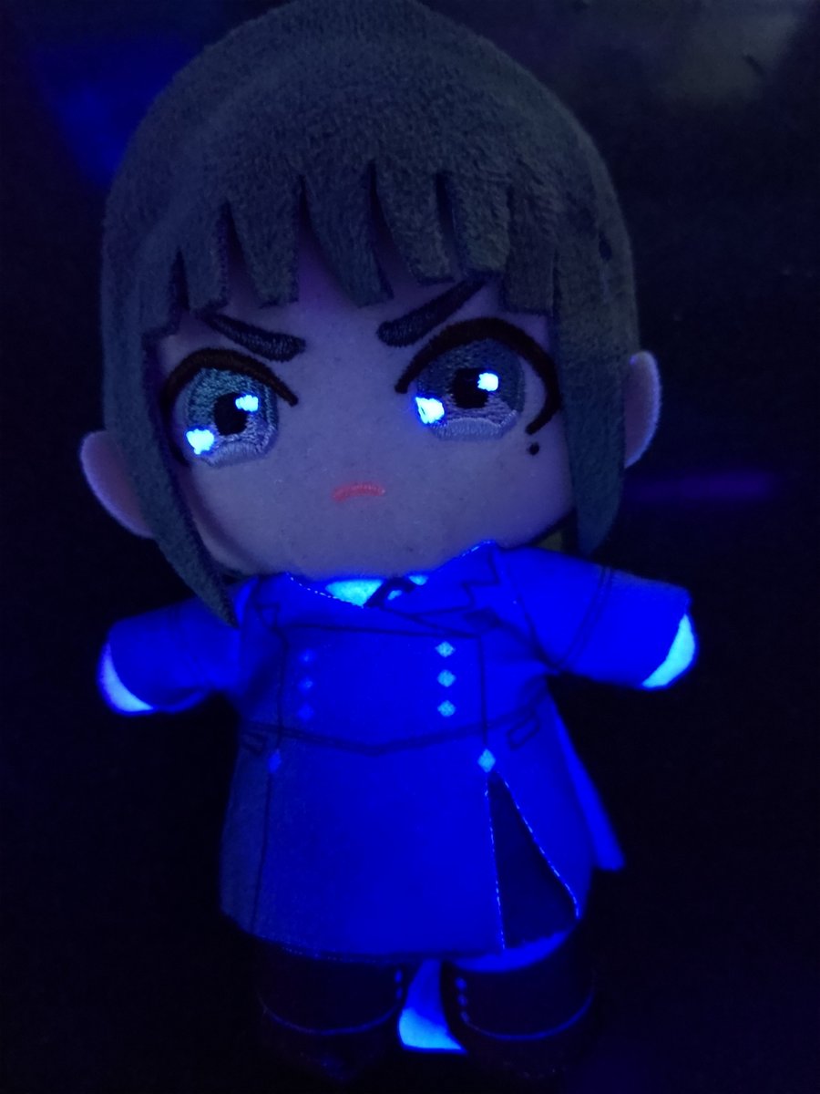 MW_sngn's tweet photo. カラオケ��現れた蛍光燕 https://t.co/QCYzAqjqlw