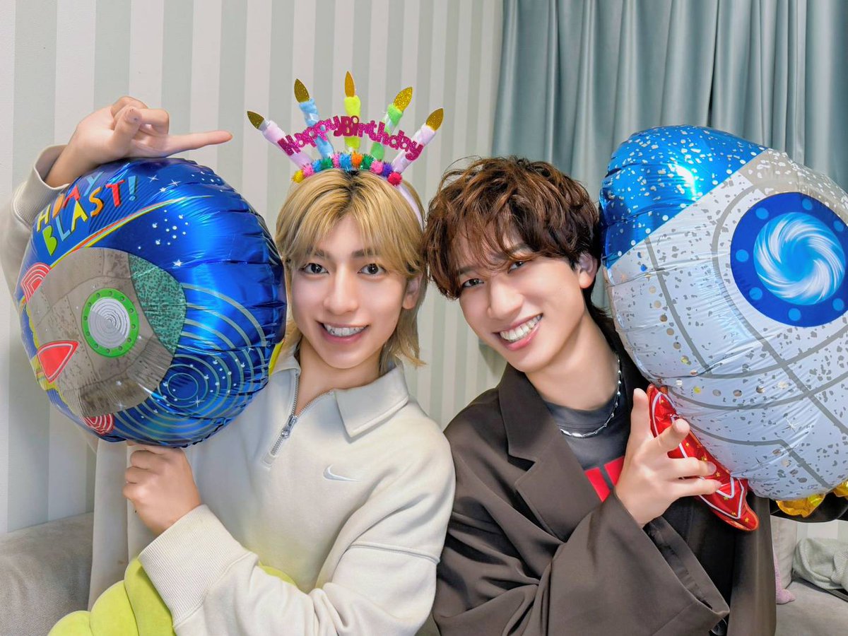 RapiNz_official's tweet photo. 𝗥𝗮𝗽𝗶𝗡𝘇｜𝗘𝗩𝗘𝗡𝗧 𝗜𝗡𝗙𝗢 🌏🕊️

✨️TAKI、KOSE 生誕イベント開催が決定！✨️

💙TAKI 生誕イベント
2026.12.08 Tue.
OPEN 18:30 / START19:00
📍秋葉原Venus

🩷KOSE 生誕イベント
2026.12.15 Tue.
OPEN 18:30 / START19:00
📍秋葉原Venus

TAKI・KOSEの生誕イベントを、
それぞれ秋葉原Venusにて開催いたします🎂✨️

ぜひ一緒にお祝いしましょう🎉

#RapiNz 🌏🕊️
#ラピンズ #吉川航生 #梶原太輝