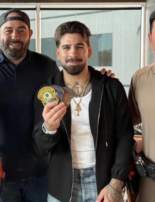 SparklingMMA's tweet photo. Topuria's new hair style looking fire 🔥 https://t.co/aZUzVVISkj