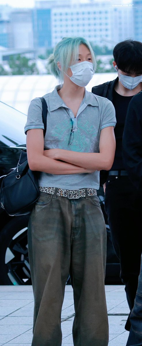 Crabread_seob tweet picture