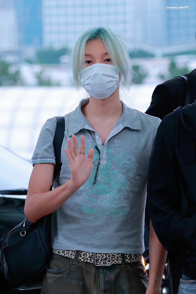 Crabread_seob tweet picture