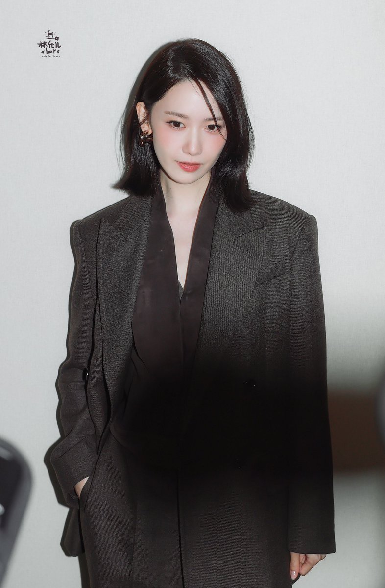 i_yoona_u's tweet photo. 밀라노를 뒤집어놓으셨다 https://t.co/qiDNaKTLNX