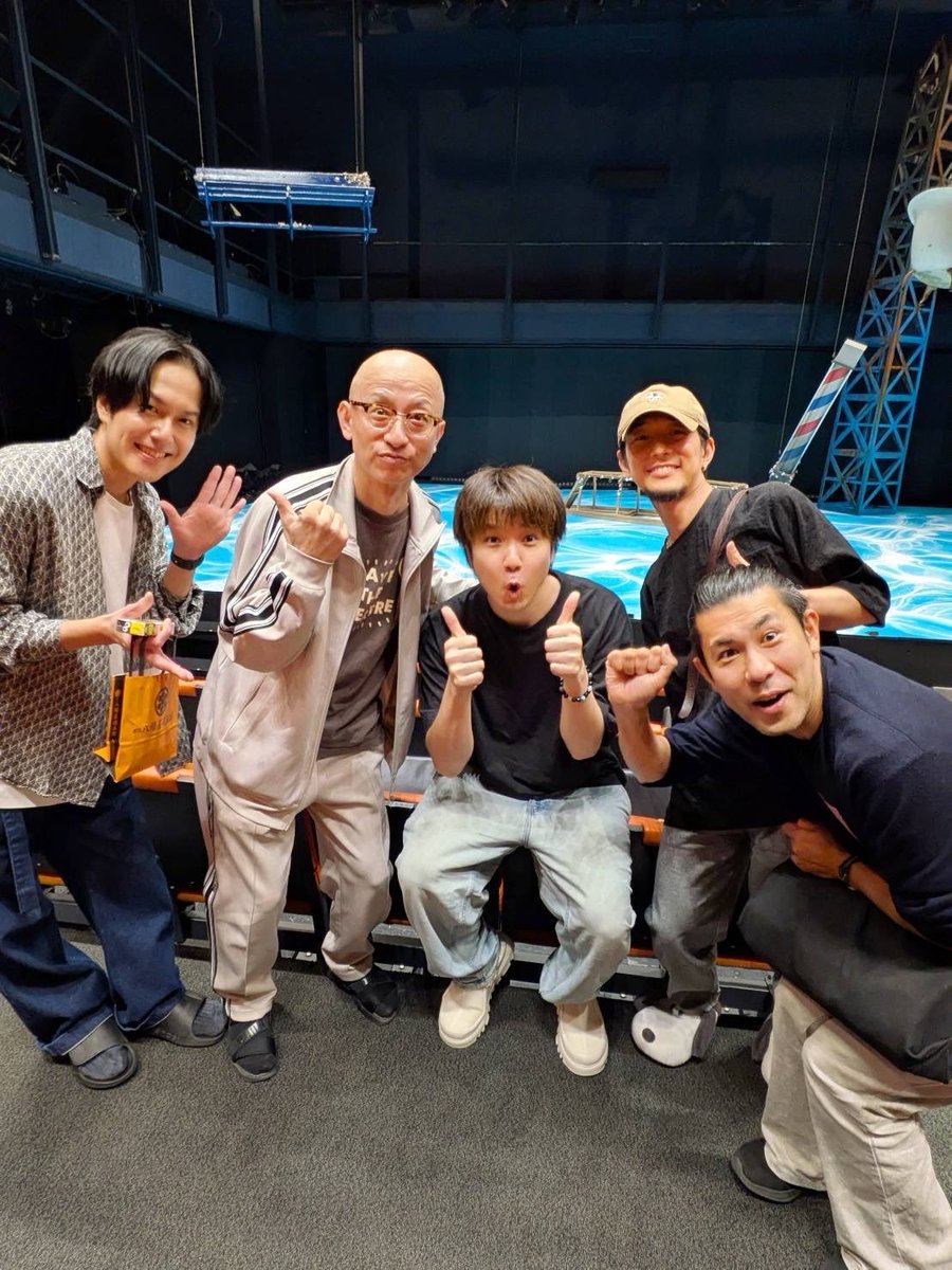 kosukekuwano's tweet photo. 舞台『#シオヒガリ』＠ KAAT神奈川芸術劇場 大スタジオ 観劇🌊

海外戯曲を見ているかのような世界観と台詞回し、ニッチだけど笑える瞬間も多く、苦悩や葛藤をこれでもかとぶつけられる清々しさに👏☺️

出演のひでや、良さん、とり！
劇場で会えた純さん、谷やん、いまむー！
会えて超嬉しかった〜😆✨ https://t.co/W68f3rCuzs
