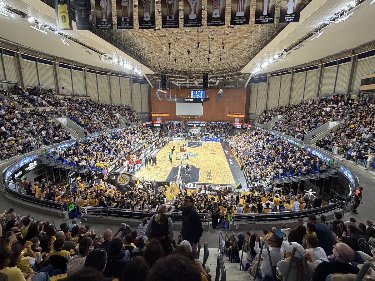 TodoGolesRadio's tweet photo. 🏀 ¿Quieres estar animando al @CB1939Canarias en el arranque de la Liga ACB ante @casademontBZ?

🎟️🎟️ Sorteamos ENTRADAS DOBLES.

✅ Sigue nuestra cuenta y repostea aquí 👇🏼👇🏼 https://t.co/Kca7vJ26Yz