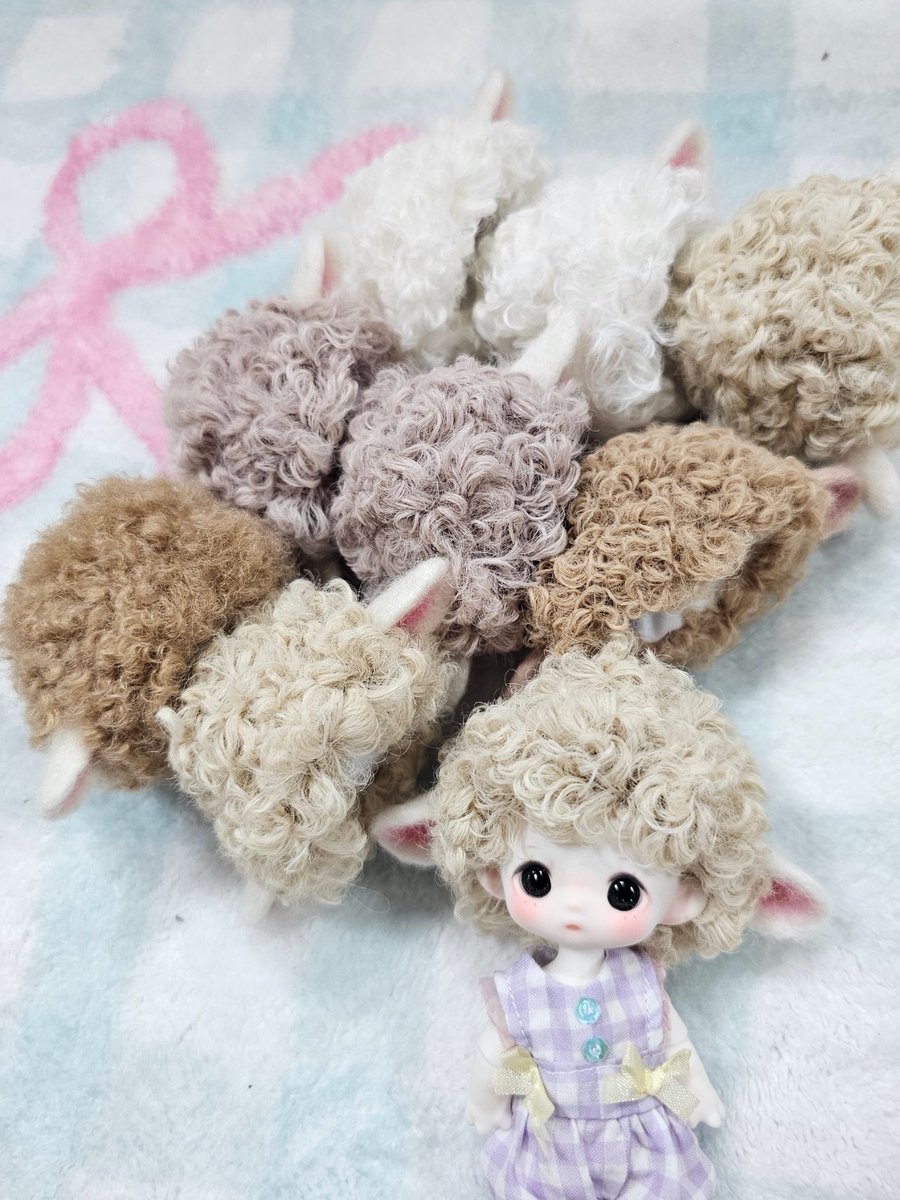 eve5811's tweet photo. ウィッグのオーダーをご希望の方はいらっしゃいますか？🥰

お支払いはPayPalでお願いいたします
注文期間は3〜4日間です
ご注文数により、制作に2〜3週間ほどかかります📦

翻訳機を使用しているため、文章が少し不自然な場合があります🙇‍♀️
よろしくお願いいたします💕

#クムクク #kumukuku #쿠무쿠쿠 https://t.co/ts9fX26RZ0