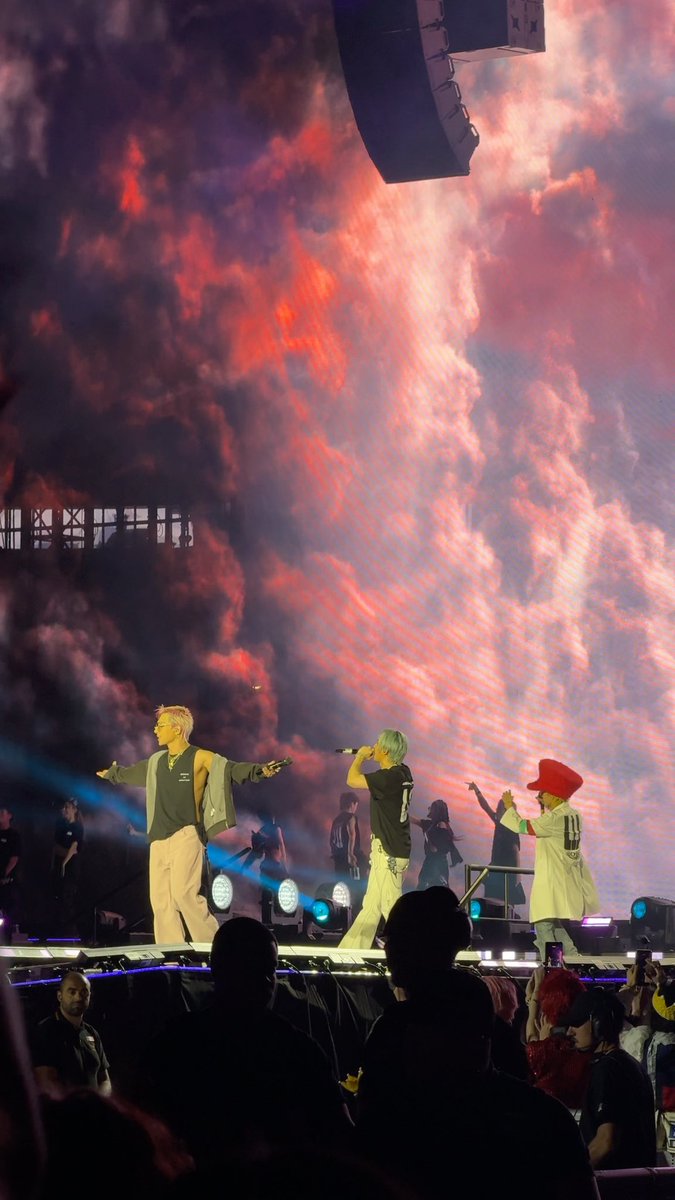 _ayatheresa's tweet photo. core memory nonton bigbang sm gibe💛 https://t.co/J3AWrXdeXj