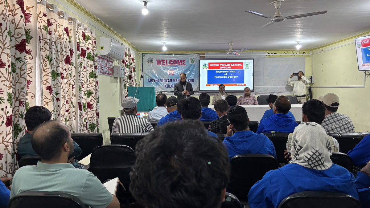 kvkkulgam's tweet photo. An exposure visit of pesticide dealers enrolled under the (DAESI) programme of SKUAST-Kashmir was organized at Krishi Vigyan Kendra (KVK), Kulgam. https://t.co/5k9vGvL63j