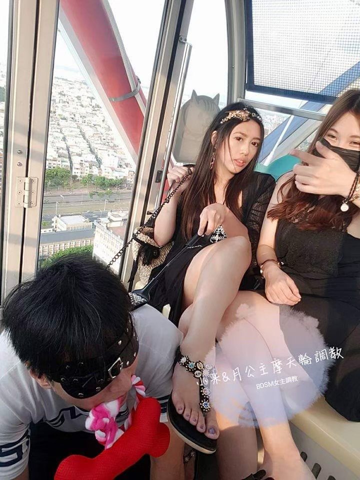 MistressTaiwan's tweet photo. 摩天輪戶外犬調🥰 https://t.co/5bFP4eWXm9