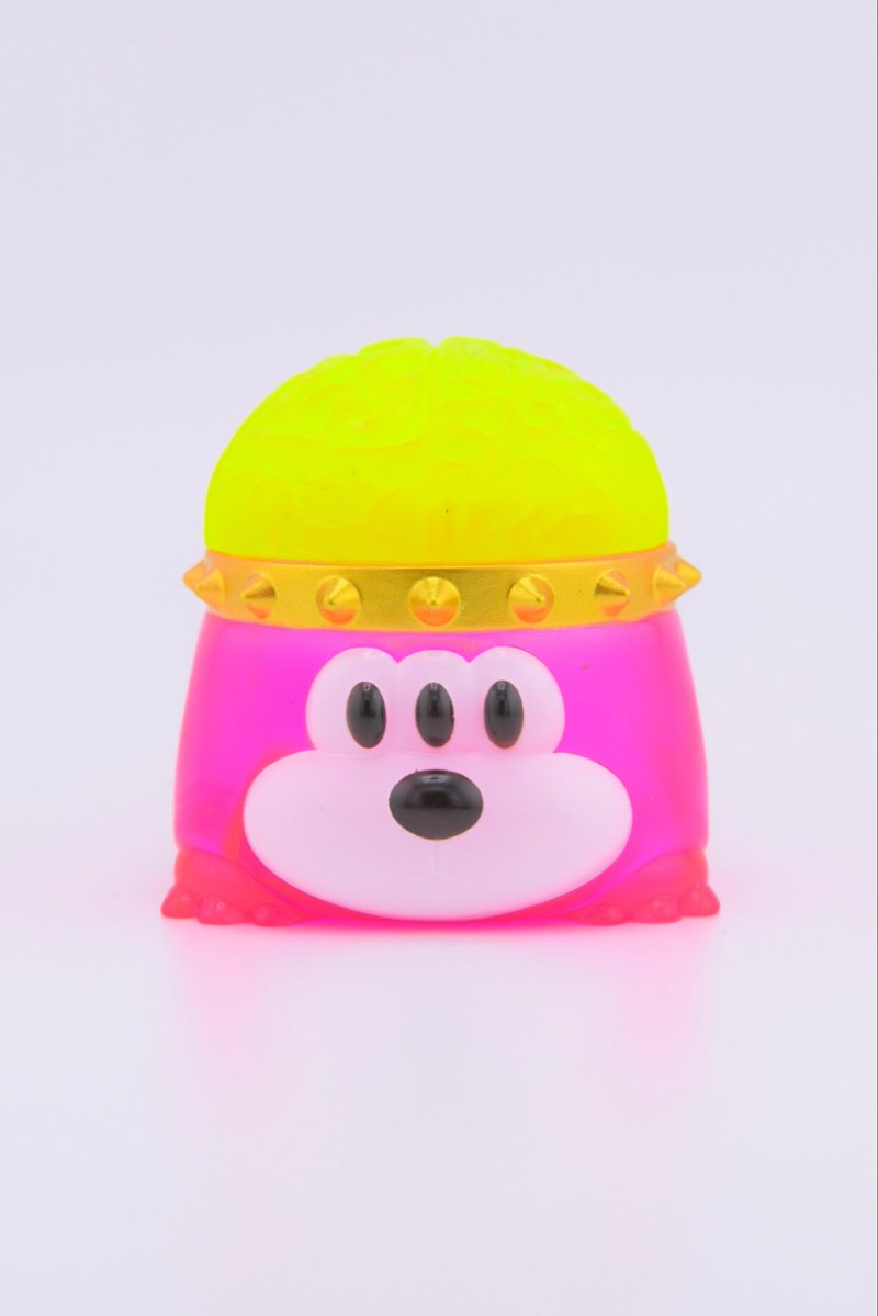 DEVILDOMTOY's tweet photo. デビトイは2人でキャラ設定を考えて生み出しデザイナルがイラストを作り3D化し出力し磨きまくって金型と成形は業者さんにお願いし
届いた素体達を2人で必死にバリ取りして
洗浄しいちごが塗装デザインを考え一人で全ての子の塗装をして
デザイナルがヘッダーをデザインし自社印刷して2人で包装してるよ https://t.co/mJqow3Vili