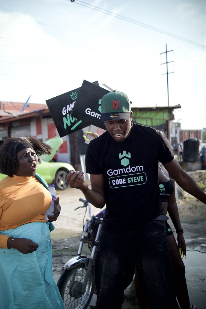 beinbryao's tweet photo. Some frames from the day we brought @gamdom to Lagos 🇳🇬💚

This was absolutely ridiculous 😭

CODE STEVE.

@gamdom_beekay @kingadukes @stevewilldoit 

The full entry ↓
#gamdom100k 

 https://t.co/oAgQMeVnCe https://t.co/I5dO4SEfth