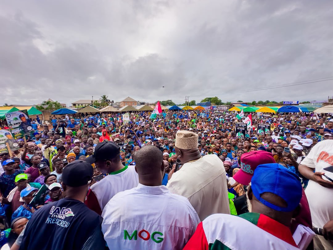 captain_taiwo_'s tweet photo. Yesterday in Idi-Iroko, Ipokia LGA, thousands came out to welcome Hon. Oladipupo Adebutu as he took his campaign message of hope, inclusion and good governance to Ogun West.

ITURA DE!!!

#IturaDe #LADO2027 #Ogun2027 https://t.co/DPM0PjPJC0