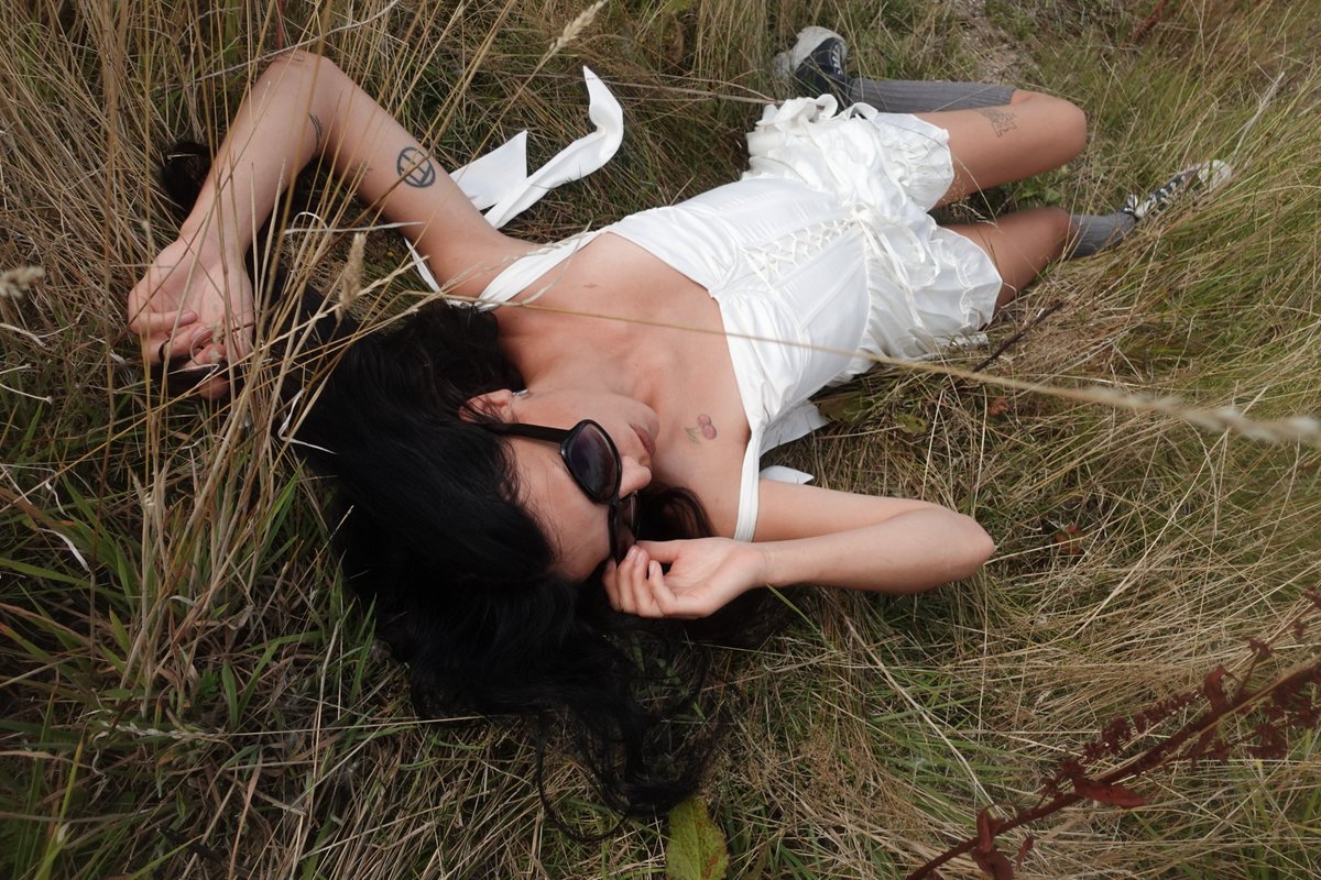 prescriptionpr's tweet photo. Debbie Sings returns with “Ocean Breeze”, a dreamy, post-summer love letter to the ocean, built from heavy sidechaining, cowbells and mechanical, dreamlike pulses.

Out now via The Big Oil Recording Company.

Listen here now: https://t.co/pyQEUZ6Q3w https://t.co/EoOdlgdalB