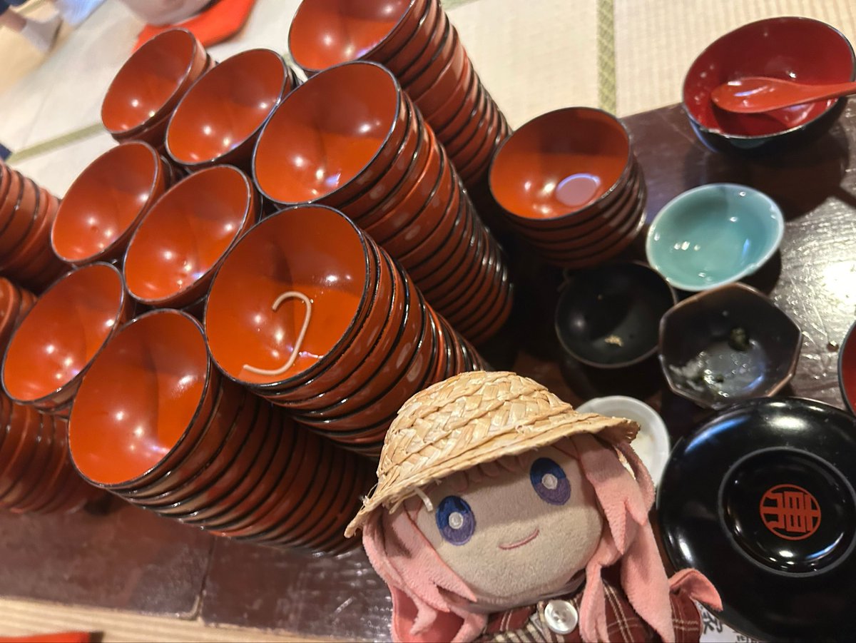 Tower2055's tweet photo. ンゴちゃん､わんこそば140杯食べてきたよ！
(男性の平均が60〜70位らしい)
食のエンターテインメント楽しかった＆お蕎麦美味しかったぁぁぁぁぁぁぁぁぁぁぁぁぁ‼️‼️‼️
個人的に人生で体験したかった事の1つ達成出来た！
#ンゴンゴ今日も可愛いンゴ
#ンゴサ https://t.co/DMGRT3Gou7