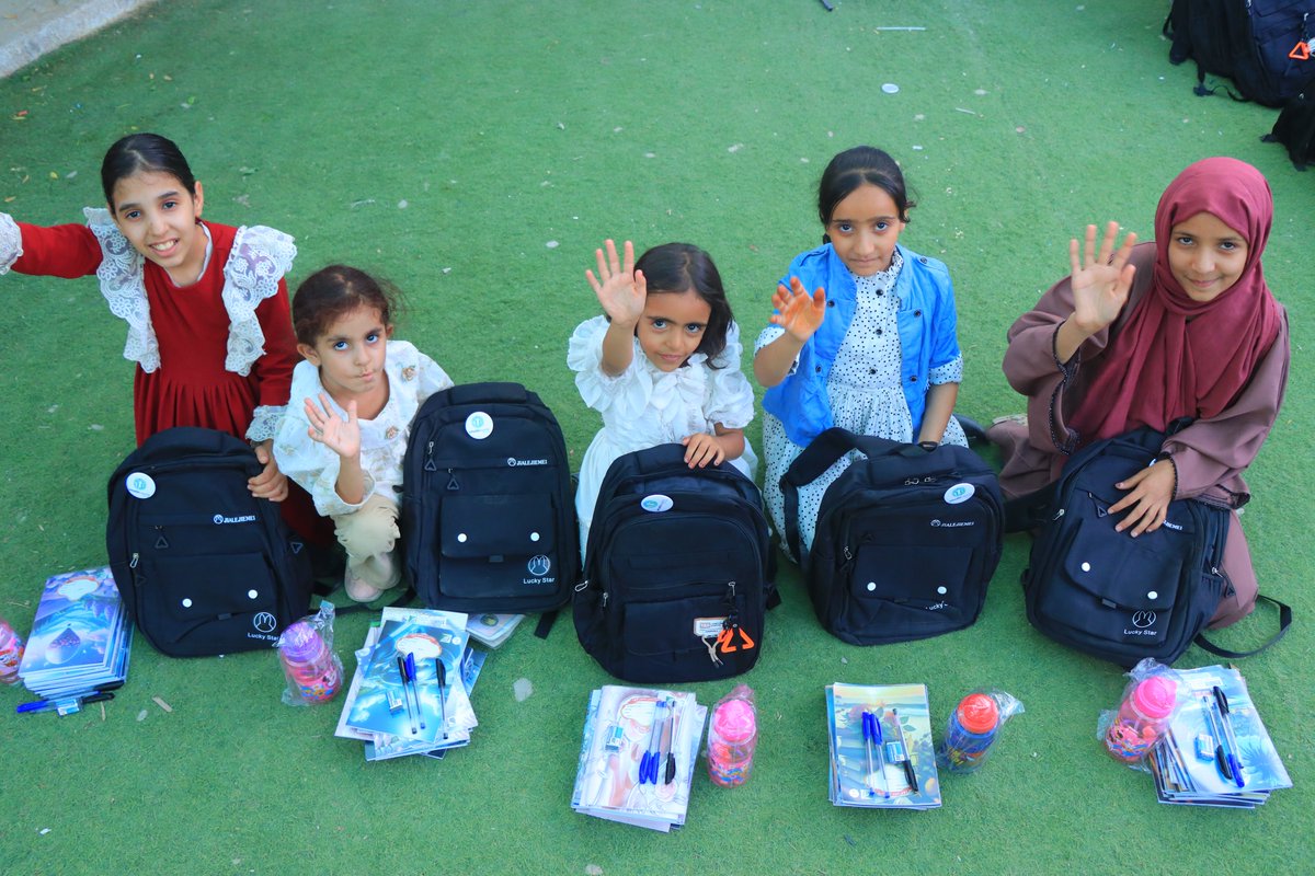NasSocial_ar's tweet photo. 🎒 Yemen’de 350 Öğrenciye Okul Çantası Desteği
Umuda Koşanlar Derneği desteğiyle Yemen’in Marib ve Hadramut illerinde 350 öğrenciye okul çantası dağıtılarak eğitimlerine katkı sağlandı.
💙 Bugün bir okul çantası, yarın daha umutlu bir gelecek.
#Yemen #Eğitim #OkulÇantası https://t.co/47mKA75uKz