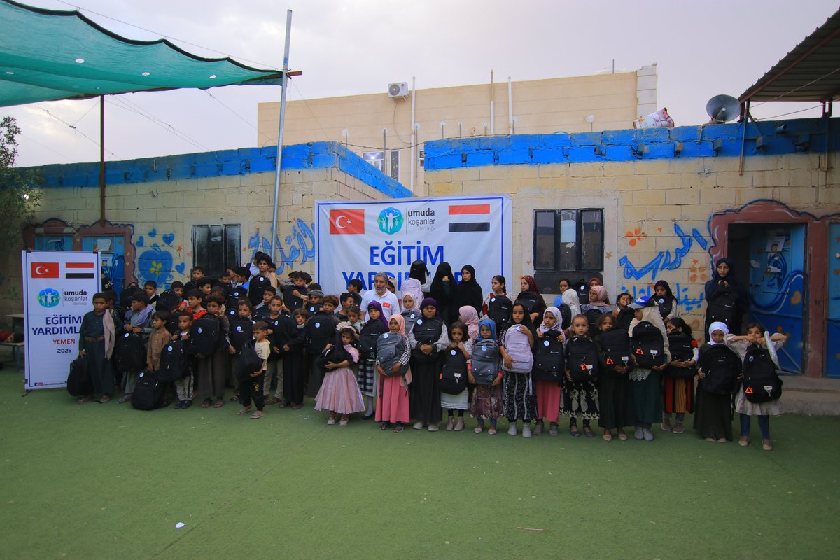 NasSocial_ar's tweet photo. 🎒 Yemen’de 350 Öğrenciye Okul Çantası Desteği
Umuda Koşanlar Derneği desteğiyle Yemen’in Marib ve Hadramut illerinde 350 öğrenciye okul çantası dağıtılarak eğitimlerine katkı sağlandı.
💙 Bugün bir okul çantası, yarın daha umutlu bir gelecek.
#Yemen #Eğitim #OkulÇantası https://t.co/47mKA75uKz
