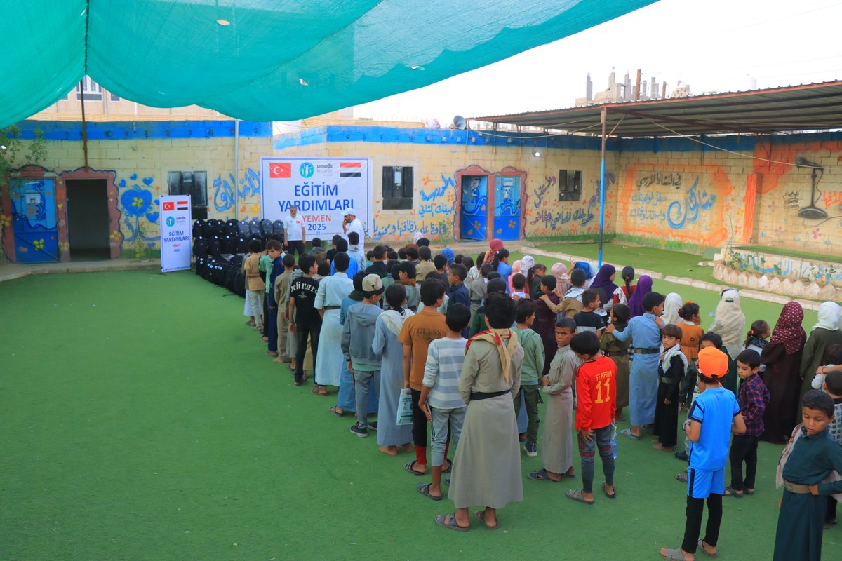 NasSocial_ar's tweet photo. 🎒 Yemen’de 350 Öğrenciye Okul Çantası Desteği
Umuda Koşanlar Derneği desteğiyle Yemen’in Marib ve Hadramut illerinde 350 öğrenciye okul çantası dağıtılarak eğitimlerine katkı sağlandı.
💙 Bugün bir okul çantası, yarın daha umutlu bir gelecek.
#Yemen #Eğitim #OkulÇantası https://t.co/47mKA75uKz