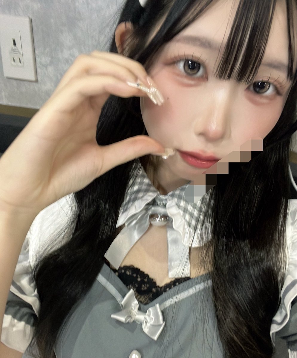 6_ro_2n's tweet photo. 初めまして♩
今日から@sugarmemorial で働く事になりました、ろろです> ̫<⟡.·

前世なしのぴちぴち18歳ですჱ̒ ᴖ⩊ᴖ )
頑張るので是非会いに来てくれたら嬉しいです♩
#コンカフェ #コンカフェ嬢 #歌舞伎町 https://t.co/Bsf9lhNw43