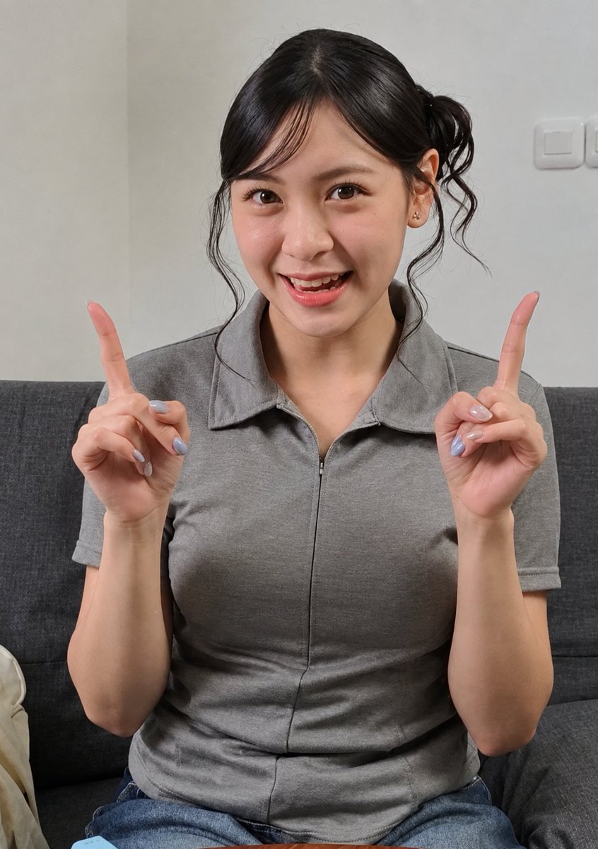 RevaDiMaria's tweet photo. JKT48 x Axioo 
Lily Makeup challenge 

🩴Reparasi High Definition (HD) https://t.co/Gr2KmpdlrP