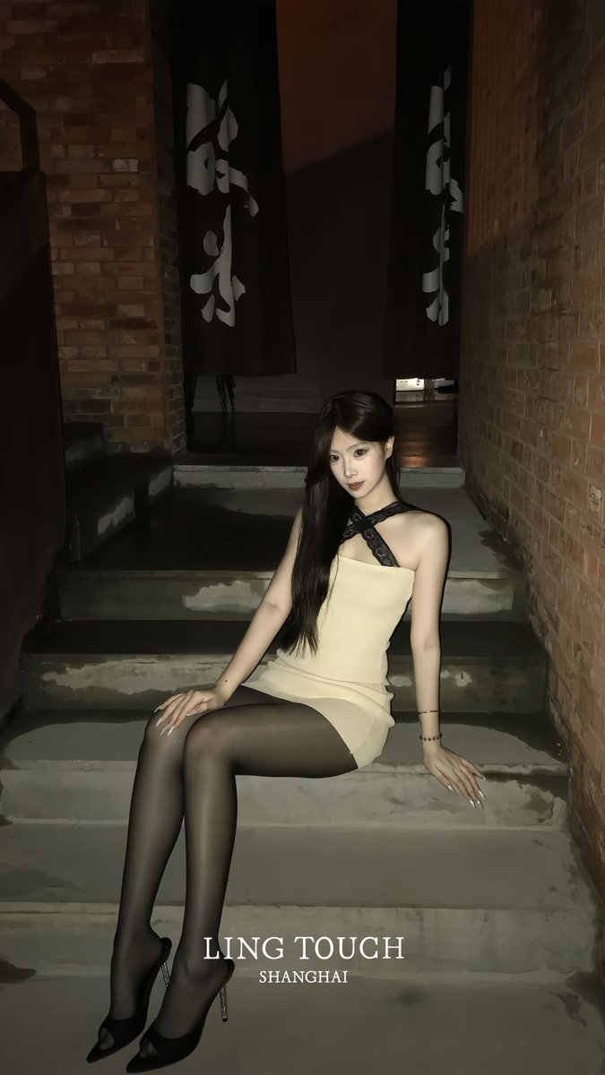 linglingerie0's tweet photo. 生命不就是天赋吗

雾感哑光材质，柔焦修饰肌肤
不抢风头，柔和衬出线条

「极」云缎™无缝无痕超薄纯欲无缝丝袜
柔雾哑光，腿部原生柔焦感 
直达选购📮https://t.co/gTsmCgl4GP

#LingTouch #绫丝袜 #绫 #绫天猫旗舰店 #丝袜 #丝袜控 #パンスト #ストッキング https://t.co/wQZ5zqAioO