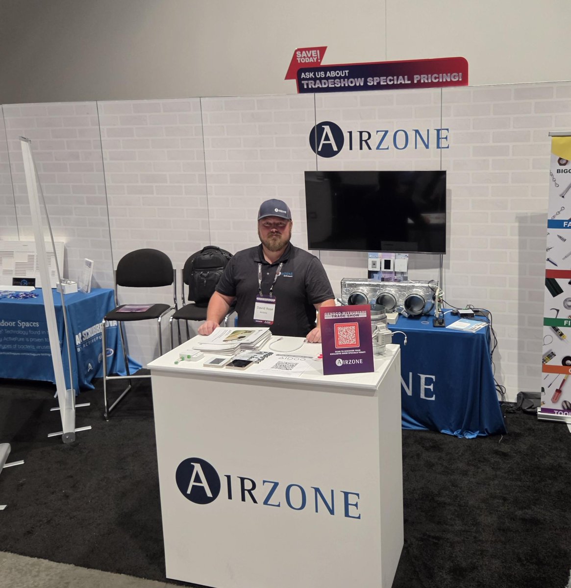 AirzoneControl's tweet photo. Our team recently had the pleasure of attending the HeatPump Summit and the @genscoinc events. 💨🛠️

🤝 Thank you to everyone who stopped by our booth and presentations to learn more about #Airzone's #HVAC control solutions.

See you at the next one! 🚀 https://t.co/QiGxfwedb3