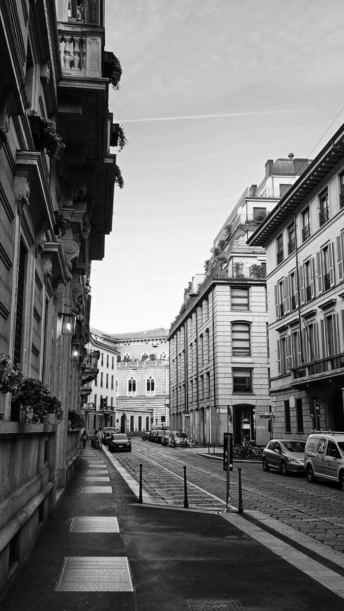 TLE_mtm's tweet photo. Milano run #TLE_mtm https://t.co/Wd0weuy7CS