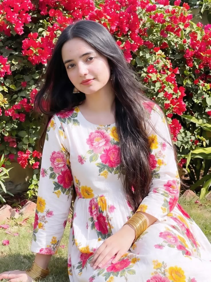 Kinza045's tweet photo. کچھ دعائیں دیر سے قبول ہوتی ہیں، مگر جب قبول ہوتی ہیں تو انسان کو سمجھ آتا ہے کہ اللہ نے انتظار کیوں کروایا تھا۔ 🤲🏻💖 https://t.co/jVTN5eTQZd
