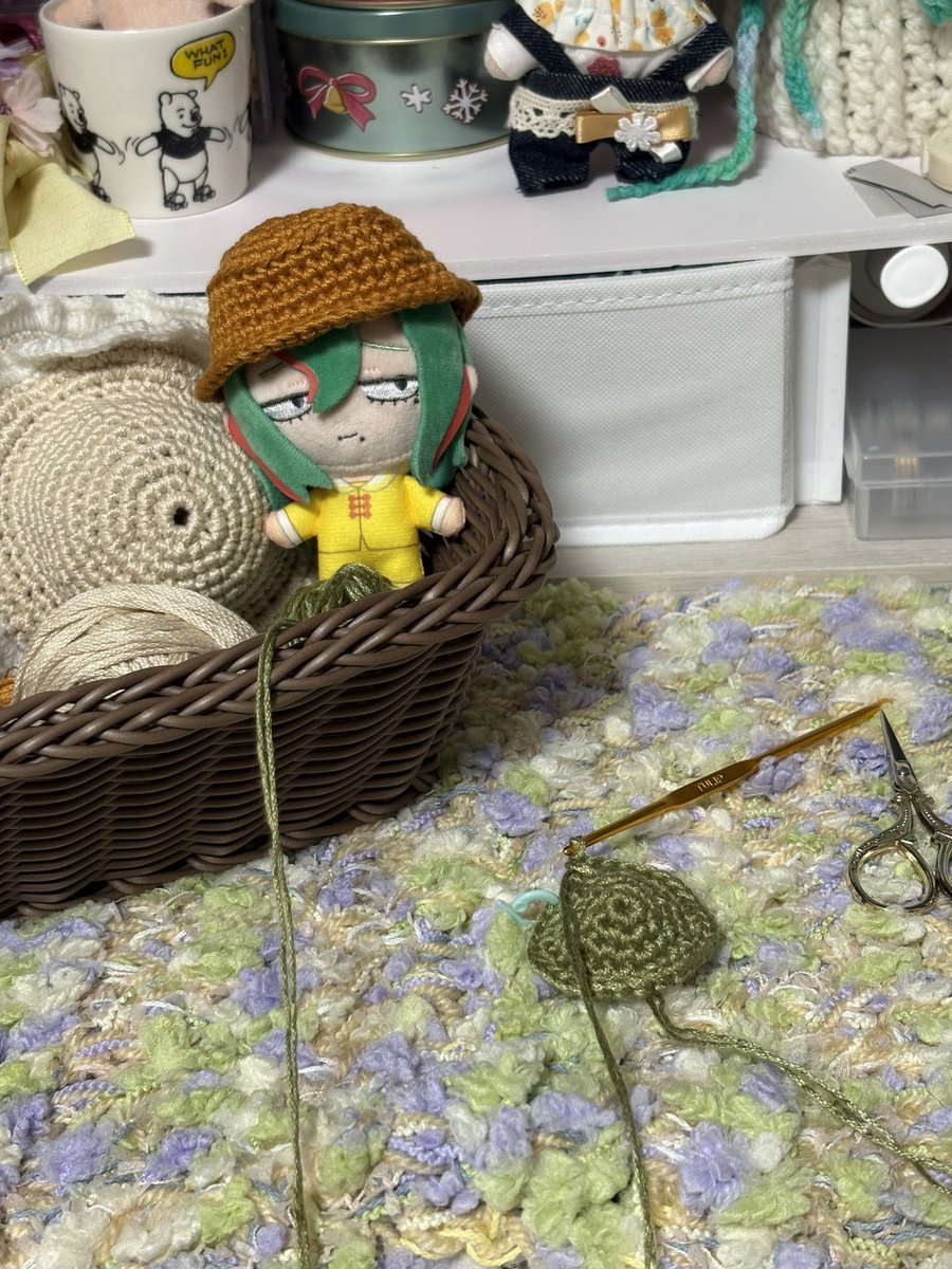 ippo_odekake2's tweet photo. こんにちは、いっぽです🧸🫧☕️

12月のマルシェとminneに向けてぬい帽子せっせこ作っております（ ᵔᯅᵔ )՞ ՞
この前確認したら全然在庫足らなくてさすがに冷や汗も出ませんでした、、
修羅！修羅！修羅！ https://t.co/NNwMZNfxSD