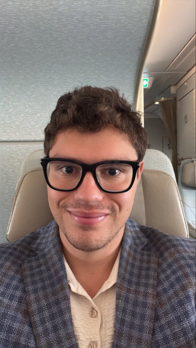 AntonNemtsov100's tweet photo. Now I am flying from Dubai to Madrid to get things done. Emirates is amazing airline.

@emirates @EmiratesSupport 

#UAE #Dubai #Madrid #Emirates https://t.co/aPXBkSicKw