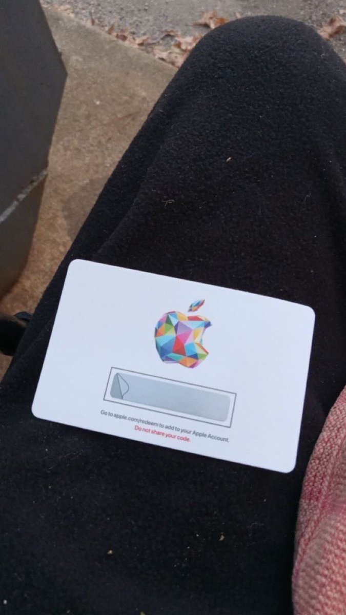 LizethVerde02's tweet photo. Mia I got the gift card and found your page is suspended text me with your new page so I can send it and get what I paid for 

#buyingfeet #buyingcontent https://t.co/dGj2s0rP1p