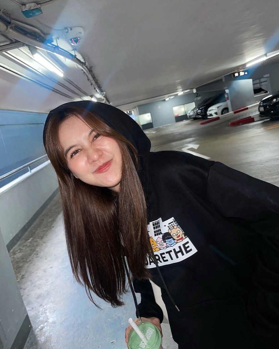 papearpenjafung's tweet photo. อยากซื้อเสื้อ URTHE ให้ใส่สักสิบตัว ใส่แล้วมานเป้นมุ้บมิ้บม้อบแม้บน่ารักหมาเด็ก โคตรจะวีวี่ ( วีเวย์ )ใครเข้าใจคือเข้าใจเลย https://t.co/TFL2RtHsgH