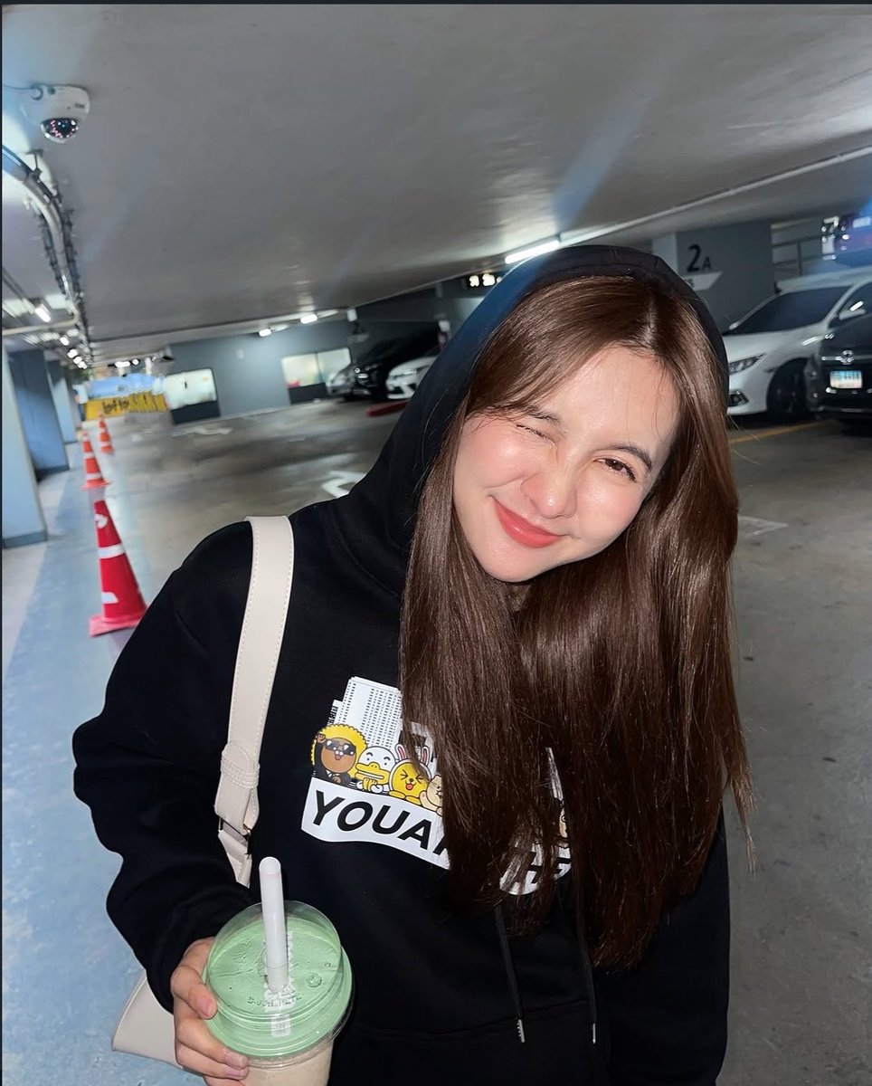 papearpenjafung's tweet photo. อยากซื้อเสื้อ URTHE ให้ใส่สักสิบตัว ใส่แล้วมานเป้นมุ้บมิ้บม้อบแม้บน่ารักหมาเด็ก โคตรจะวีวี่ ( วีเวย์ )ใครเข้าใจคือเข้าใจเลย https://t.co/TFL2RtHsgH
