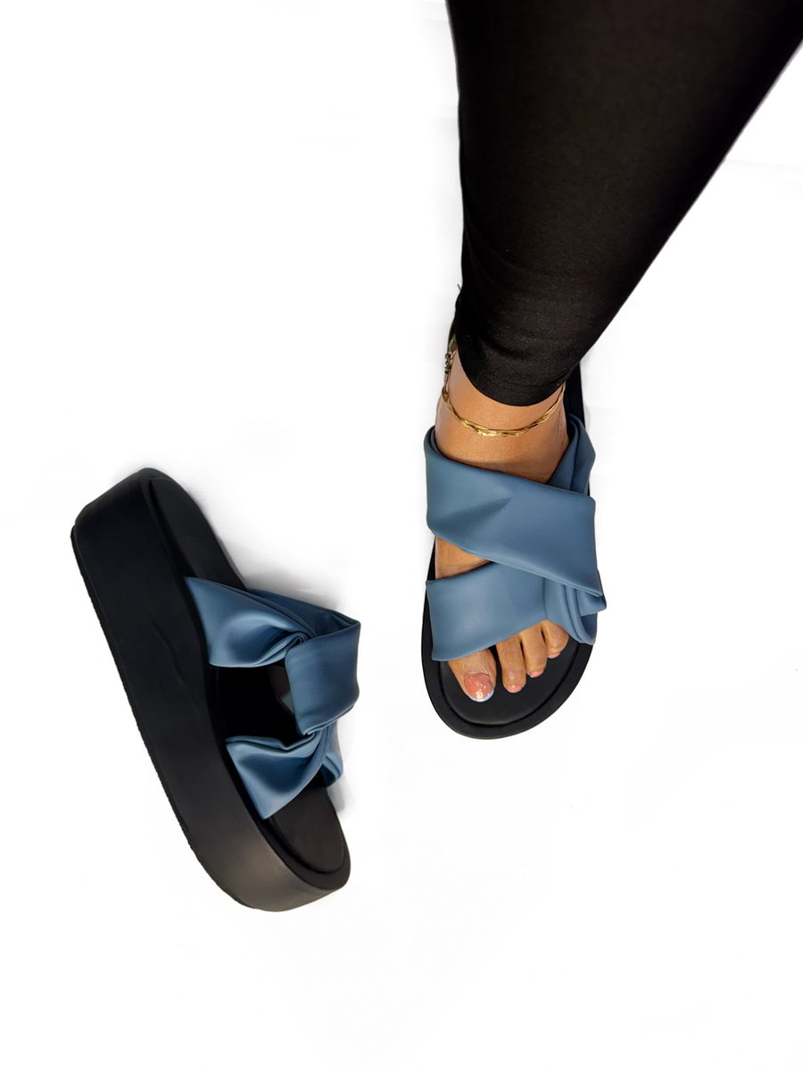 ejrepublik's tweet photo. AISE higher soles in Light Blue and Black mix 🖤🩵
Elevated wedge design and comfortable 

Price: ₦27,000
Available in customized colors 
Up to size 48! 

Height: 2 - 2.5 inches

Kindly send us a dm, send us a WhatsApp message on 08144047350 or shop on https://t.co/7d8A86Kcs4 https://t.co/vdNl2w5Adh