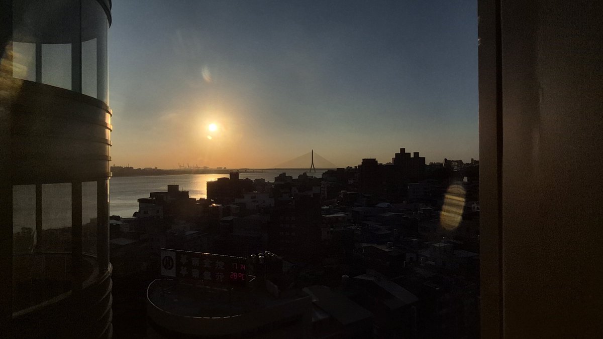 ColourfulLife4's tweet photo. 淡水美景，最近SNS 上突然大量發現淡水的美好文章，生���可能也變好了些，很多店也開的比較晚了。

#淡水 https://t.co/GvD6mOiHdm