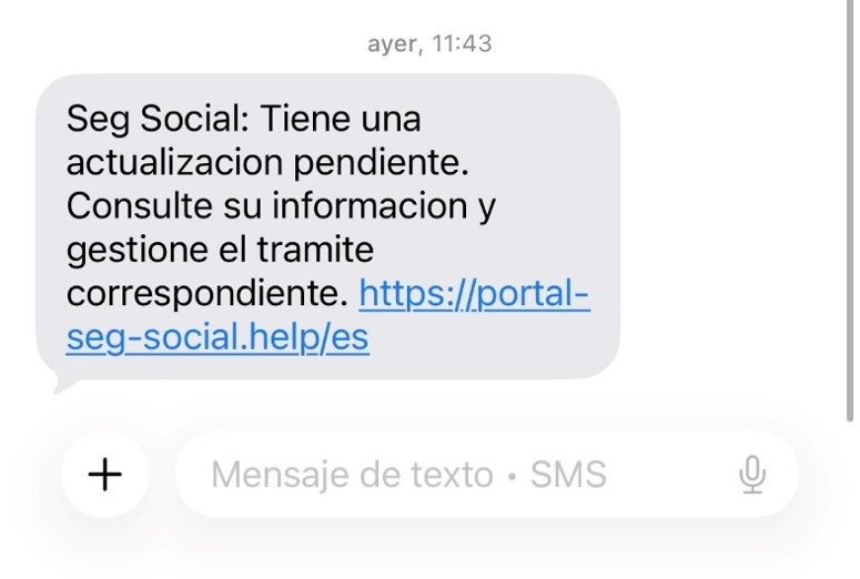 info_TGSS's tweet photo. 🚨 Nuevo intento de fraude mediante SMS que suplanta la identidad de la Seguridad Social. 
Los mensajes informan de falsas incidencias o pagos pendientes para dirigir a los usuarios a páginas fraudulentas
👁️https://t.co/Y7h3Hm0bjv https://t.co/IciWnE5hy1