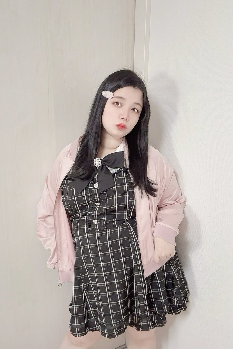 liccitter's tweet photo. ぽっちゃり女子の
半袖セットアップで秋コーデ🍂

#ぽっちゃり #ぽっちゃり女子 #たべすきasa #pr https://t.co/hJsdTk77TB