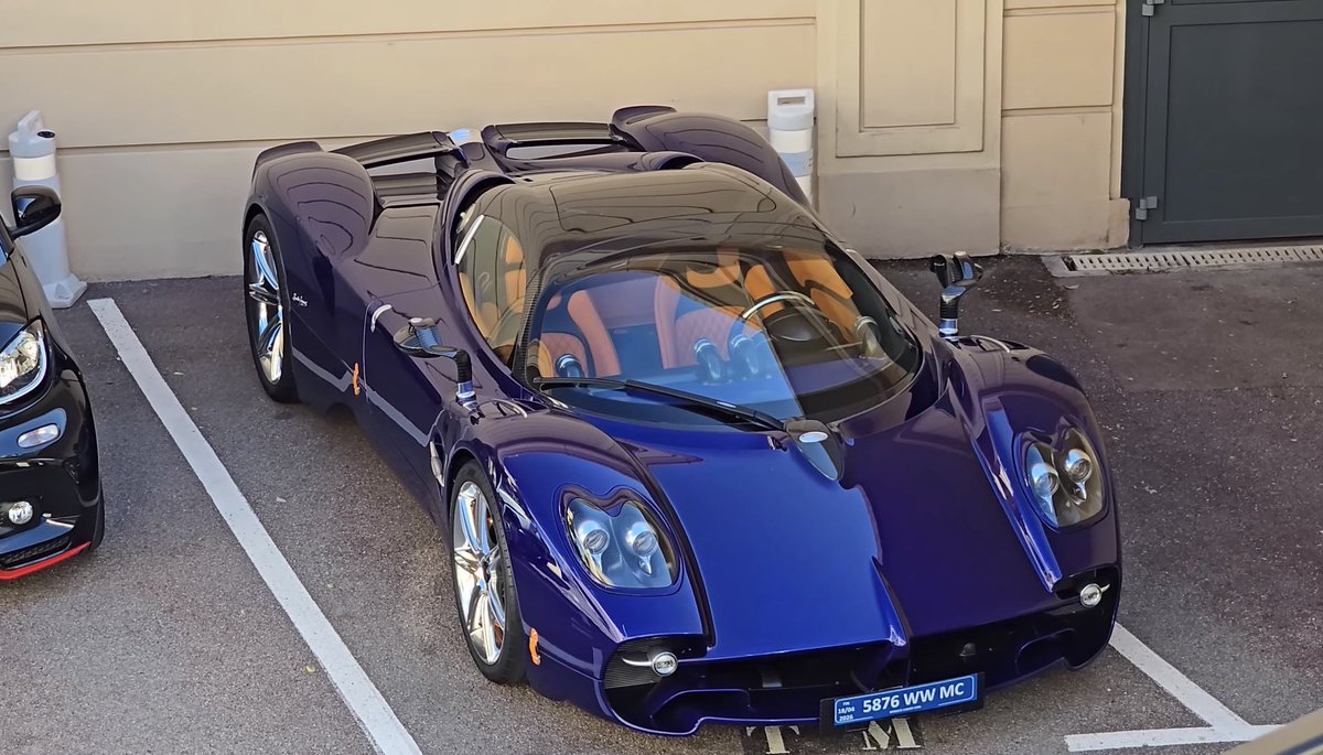 yuhi__0128's tweet photo. 『 Pagani Utopia Roadster 』

こうやって走ってるの初めて見たけど
この色味と雰囲気めーちゃオシャレでいいな🫪
V12エンジンの始動音もたまらんな…

これが5億円超えのパガーニか。 https://t.co/gJtmchgLtA