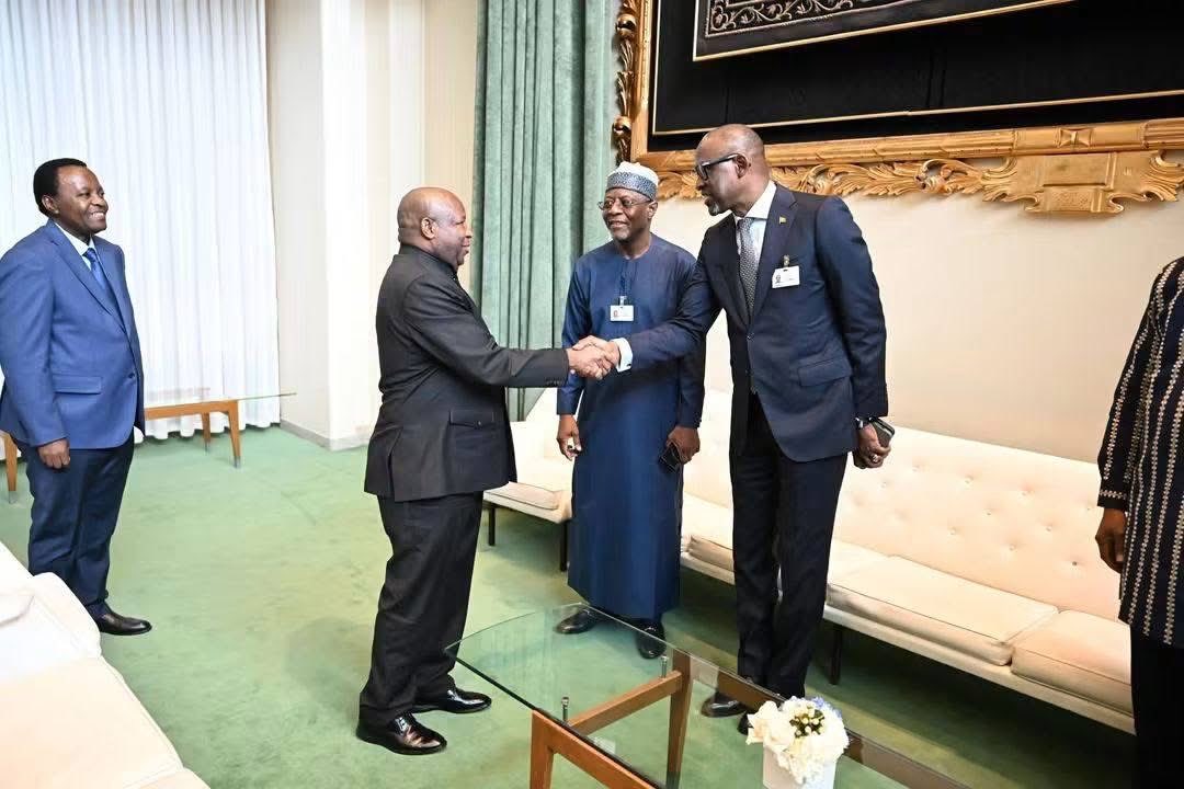Tafiniger's tweet photo. 🇳🇪 🇧🇫 🇲🇱 | AES–BURUNDI 

Les Ministres des Affaires étrangères de la Confédération des États du Sahel (AES) ont été reçus, ce mercredi 23 septembre 2026, par Son Excellence Évariste Ndayishimiye, Président de la République du Burundi et Président en exercice de l’Union africaine. https://t.co/E9rHg5UDTI